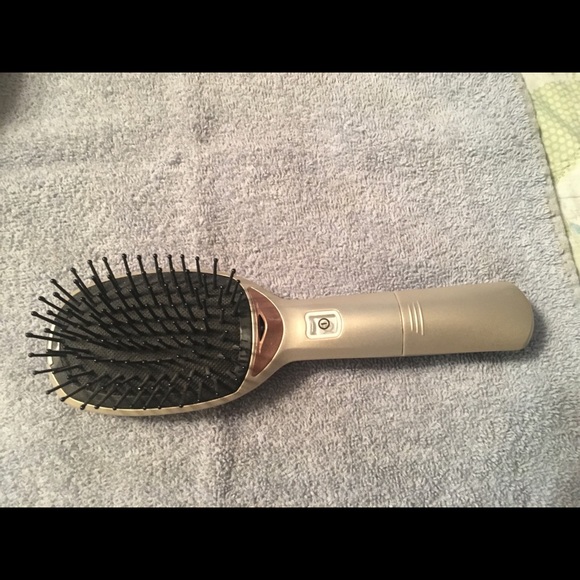 KISS Ionic Smoothing Brush - Picture 3 of 3